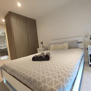 Apartment Luxury Riverside With Easy Access To London, O2, Excel Centre And Parking, London